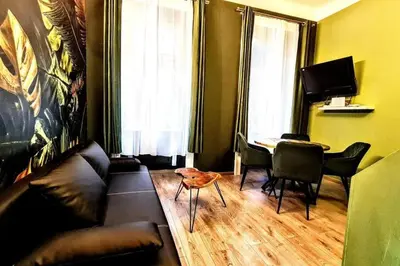 Ein Sitzbereich in der Unterkunft Modern flat with great location for longer stays