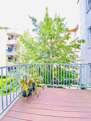 Ein Balkon oder eine Terrasse in der Unterkunft Elegant 2BR Apartment with Balcony Near Millennium City