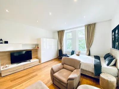 Ein Sitzbereich in der Unterkunft Elegant 2BR Apartment with Balcony Near Millennium City