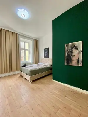 Ein Bett oder Betten in einem Zimmer der Unterkunft Budget 8BR Apartment with Terrace for 16 Guests