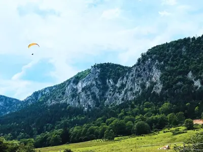 Naturlandschaft in der Nähe der Zelt-Lodge