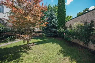 Ein Garten an der Unterkunft Bezauberndes Studio mit privatem Garten