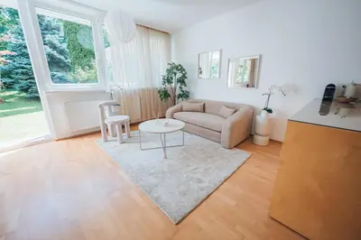 Ein Sitzbereich in der Unterkunft Bezauberndes Studio mit privatem Garten