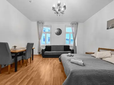 Ein Bett oder Betten in einem Zimmer der Unterkunft Modern Three-Bedroom, Triple King Beds