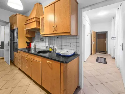 Küche/Küchenzeile in der Unterkunft Three-Bedroom, Three King-Size Bed Retreat