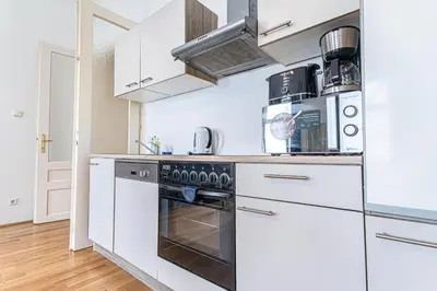 Grundriss der Unterkunft Peaceful and Stylish 2 BR Apartment Cozy Atmosphere
