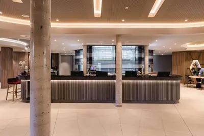 Ein Sitzbereich in der Unterkunft Hampton By Hilton Vienna City West