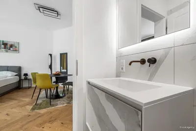 Ein Bett oder Betten in einem Zimmer der Unterkunft easy-flat Rokitanskygasse - Apartments near Tram 43 to City Center