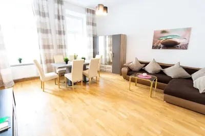 Ein Sitzbereich in der Unterkunft Central Apartment