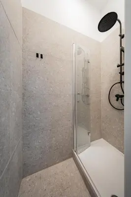 Ein Badezimmer in der Unterkunft RIVE by Home1