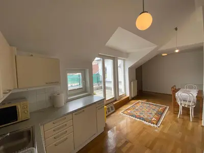 Küche/Küchenzeile in der Unterkunft Luxury Penthouse near Metro, Train Station and 15 mins Center