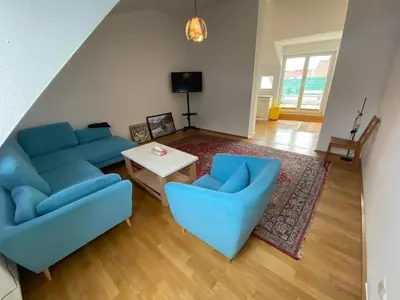Ein Sitzbereich in der Unterkunft Luxury Penthouse near Metro, Train Station and 15 mins Center