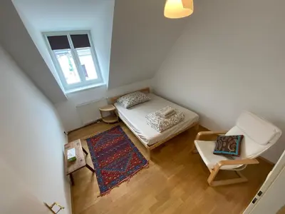 Ein Bett oder Betten in einem Zimmer der Unterkunft Luxury Penthouse near Metro, Train Station and 15 mins Center