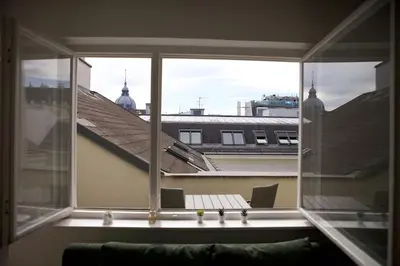 Ein Sitzbereich in der Unterkunft Rooftop Apartment with Balcony & AC