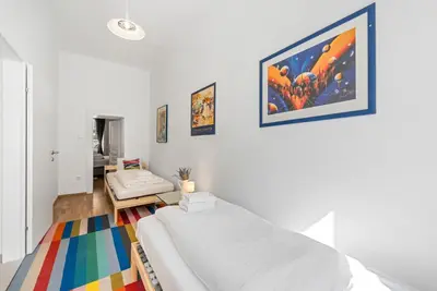Ein Bett oder Betten in einem Zimmer der Unterkunft Rochus-Market City Apartment is calling - by 4ty3 Apartments
