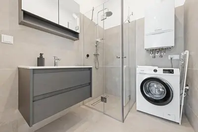 Ein Badezimmer in der Unterkunft Rochus-Market City Apartment is calling - by 4ty3 Apartments