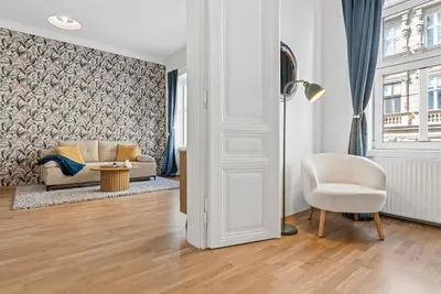 Ein Sitzbereich in der Unterkunft Rochus-Market City Apartment is calling - by 4ty3 Apartments
