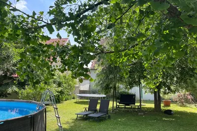 Ein Garten an der Unterkunft Charmantes Cottage Appartement