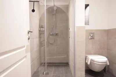 Ein Badezimmer in der Unterkunft Next to Danube Canal, 5 min to city center with Metro