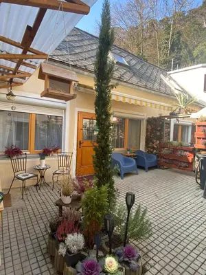 Das Gebäude in dem sich die Ferienwohnung befindet