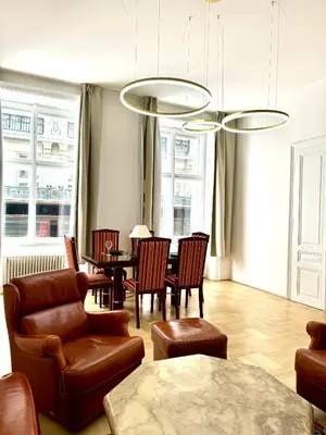 Ein Sitzbereich in der Unterkunft Opera Vienna Apartment 145 m2