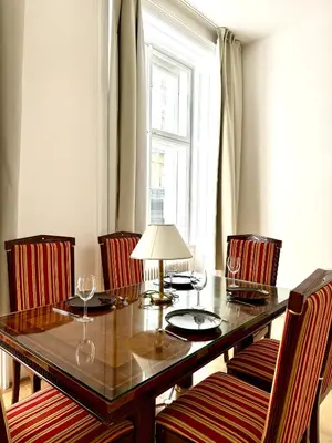 Ein Sitzbereich in der Unterkunft Opera Vienna Apartment 145 m2