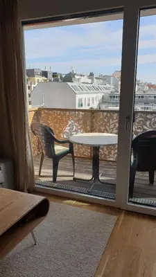 Ein Balkon oder eine Terrasse in der Unterkunft Neubauwohnung Wien Donaustadt