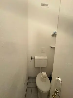 Ein Badezimmer in der Unterkunft 1100 Wien Ganze Unterkunft 1