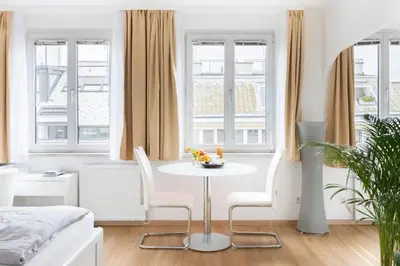 Ein Sitzbereich in der Unterkunft Central Sunny Apartments by JR City Apartments - monthly rental