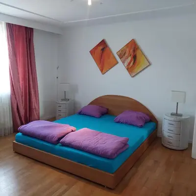Ein Bett oder Betten in einem Zimmer der Unterkunft VIENNA & ENJOY `s