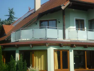 Das Gebäude in dem sich die Ferienwohnung befindet