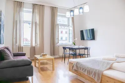 Grundriss der Unterkunft Sweet 2BR shared Apt in Prime Location