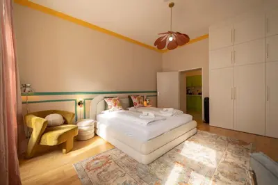 Ein Bett oder Betten in einem Zimmer der Unterkunft josef's home I Vienna Charm Apartment I 01