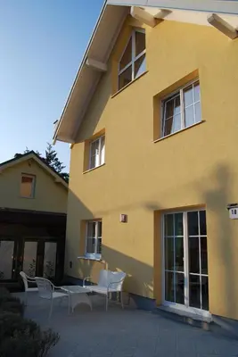 Das Gebäude in dem sich die Ferienwohnung befindet