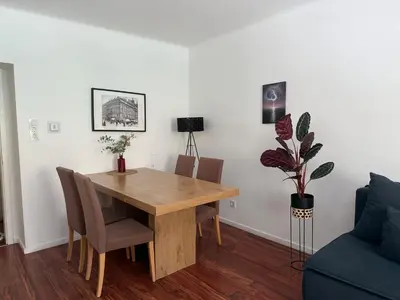 Ein Sitzbereich in der Unterkunft Comfort Humboldt Apartment