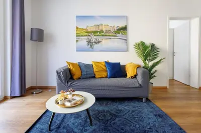 Ein Sitzbereich in der Unterkunft Spacious Group Apartment with Balcony