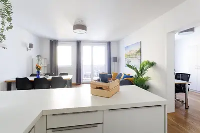 Grundriss der Unterkunft Spacious Group Apartment with Balcony