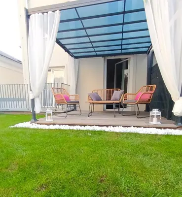 Ein Garten an der Unterkunft BOSSA CITY Design Apartments
