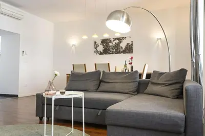 Ein Sitzbereich in der Unterkunft Charming apartment in Center Vienna