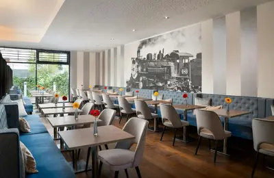 Ein Sitzbereich in der Unterkunft Leonardo Hotel Vienna Hauptbahnhof