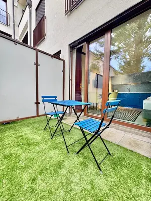Ein Garten an der Unterkunft Möblierte Wohnung mit Terrasse
