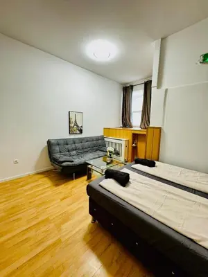 Grundriss der Unterkunft Comfy Rooms in a Shared Apt, 8Min to Rathausplatz
