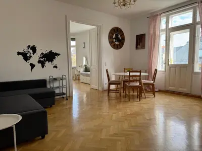 Ein Sitzbereich in der Unterkunft cozy apartment near Schönbrunn 17