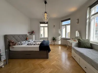 Ein Sitzbereich in der Unterkunft cozy apartment near Schönbrunn 17