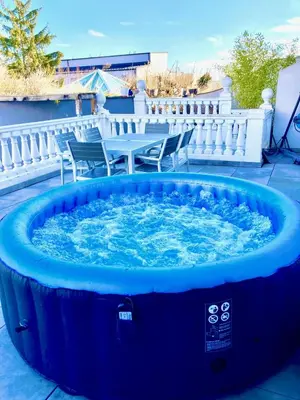 Der Swimmingpool an oder in der Nähe von Apartments C'EST LA SEA - Whirlpool-Suite oder Dachterrassen-Suite - Pets welcome
