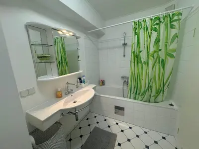 Ein Badezimmer in der Unterkunft Modern and cozy apartment close to city center