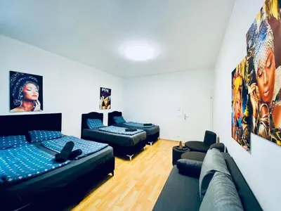 Ein Sitzbereich in der Unterkunft Comfy Private Rooms in 3BR Apartment Near Währinger Park