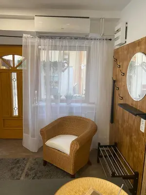 Ein Sitzbereich in der Unterkunft Apartment mit Sauna im Wienerwald - Mödling