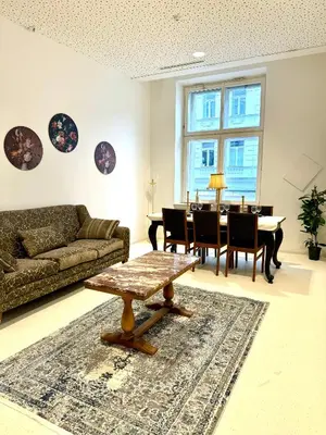 Ein Sitzbereich in der Unterkunft Opera apartment 149 m2