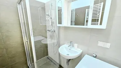 Ein Badezimmer in der Unterkunft Cozy Apartment- 5 Minutes to Danube River